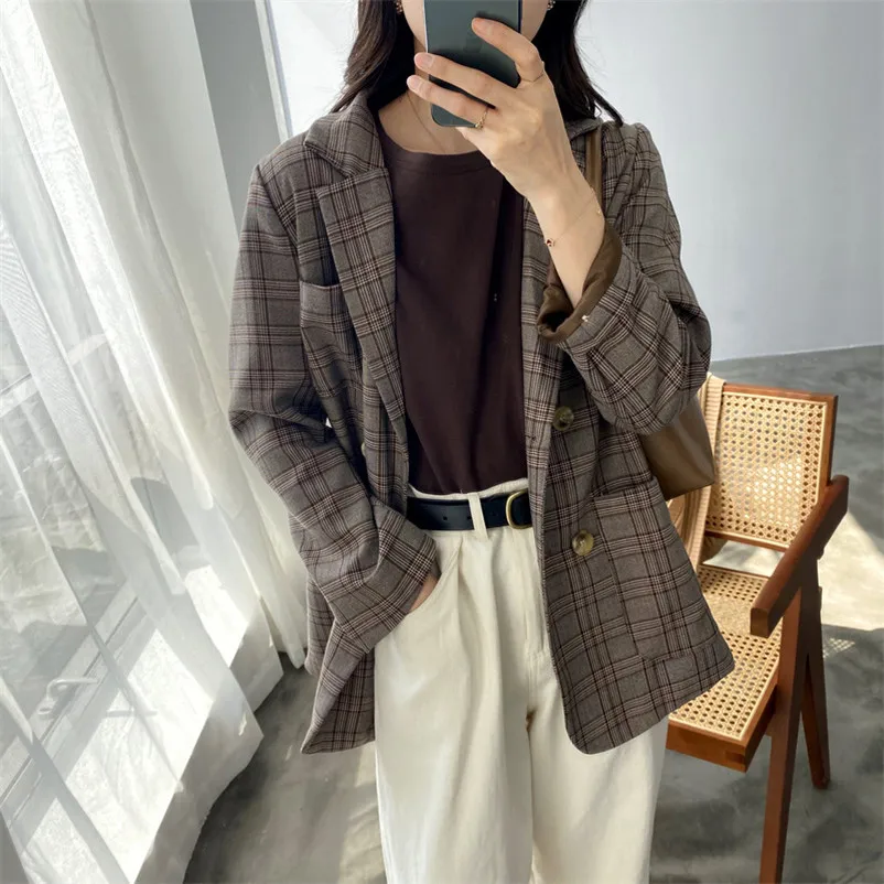 Vintage Casual Plaid Blazer Women 2020 Fashion Double Breasted Office Ladies Jacket Coat Notched Collar Long Sleeve Suits Z1309
Vintage Casual Plaid Blazer Women 2020 Fashion Double Breasted Office Ladies Jacket Coat Notched Collar Long Sleeve Suits Z1309