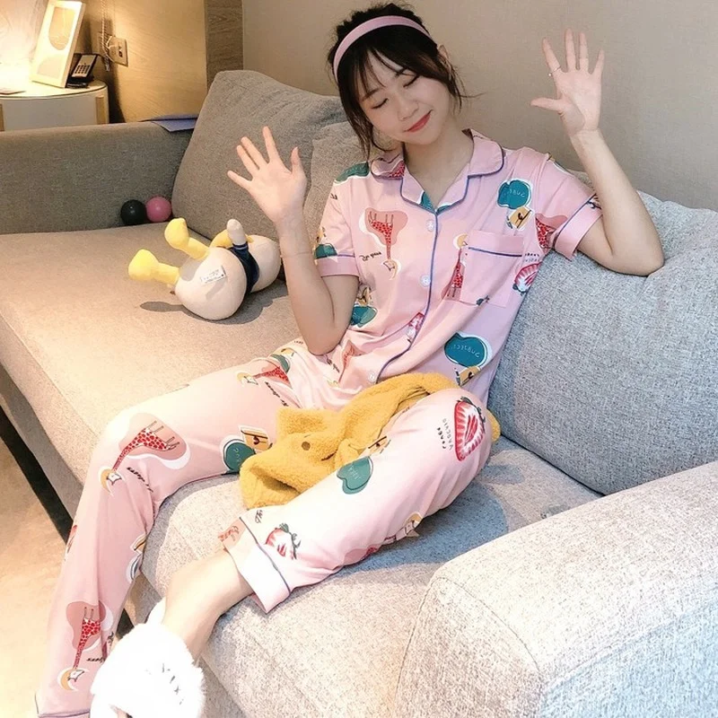 Новинка 2021, женская пижама, летние брюки с коротким рукавом, комплект из 2 предметов, домашняя одежда, свободная крутая пижама из вискозы с мультяшным принтом
Новинка 2021, женская пижама, летние брюки с коротким рукавом, комплект из 2 предметов, домашняя одежда, свободная крутая пижама из вискозы с мультяшным принтом