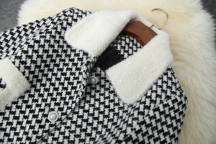 European and American women's wear 2020 winter new style Long sleeve lapel single breasted Fashionable plaid coat
European and American women's wear 2020 winter new style Long sleeve lapel single breasted Fashionable plaid coat