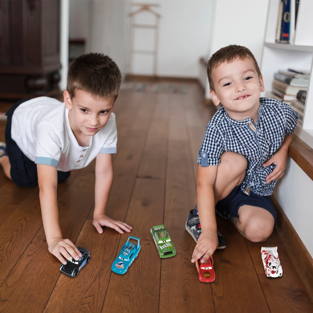 Disney Pixar Cars 2 3 Muddy McQueen Cruz Red Firetruck Fritter F1:55 Diecast Micro Racers Vehicle Model Toy Car Boy Kid Gift
Disney Pixar Cars 2 3 Muddy McQueen Cruz Red Firetruck Fritter F1:55 Diecast Micro Racers Vehicle Model Toy Car Boy Kid Gift
