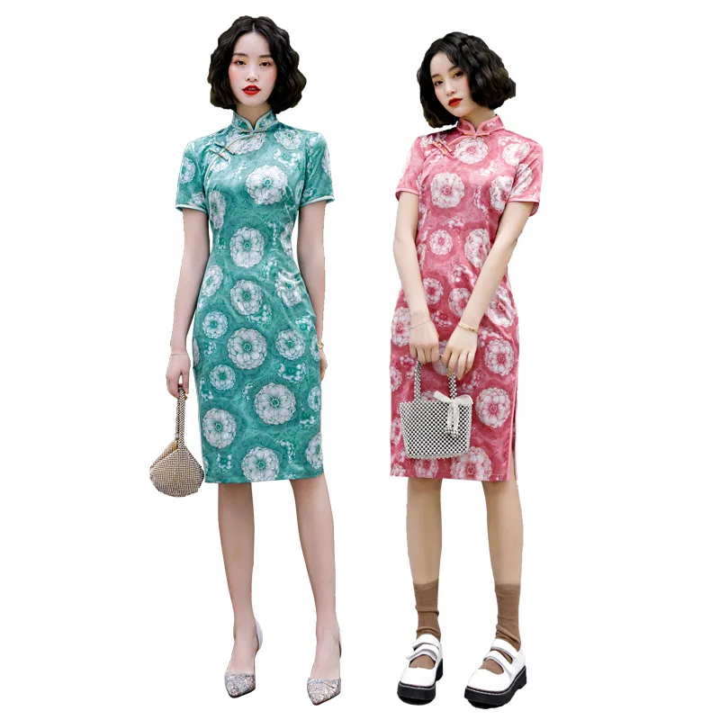 Spring New Rayon Short Chinese Traditional Women Qipao Vintage Oriental Female Cheongsam Novelty Chinese Formal Dress M - 4XL
Spring New Rayon Short Chinese Traditional Women Qipao Vintage Oriental Female Cheongsam Novelty Chinese Formal Dress M - 4XL