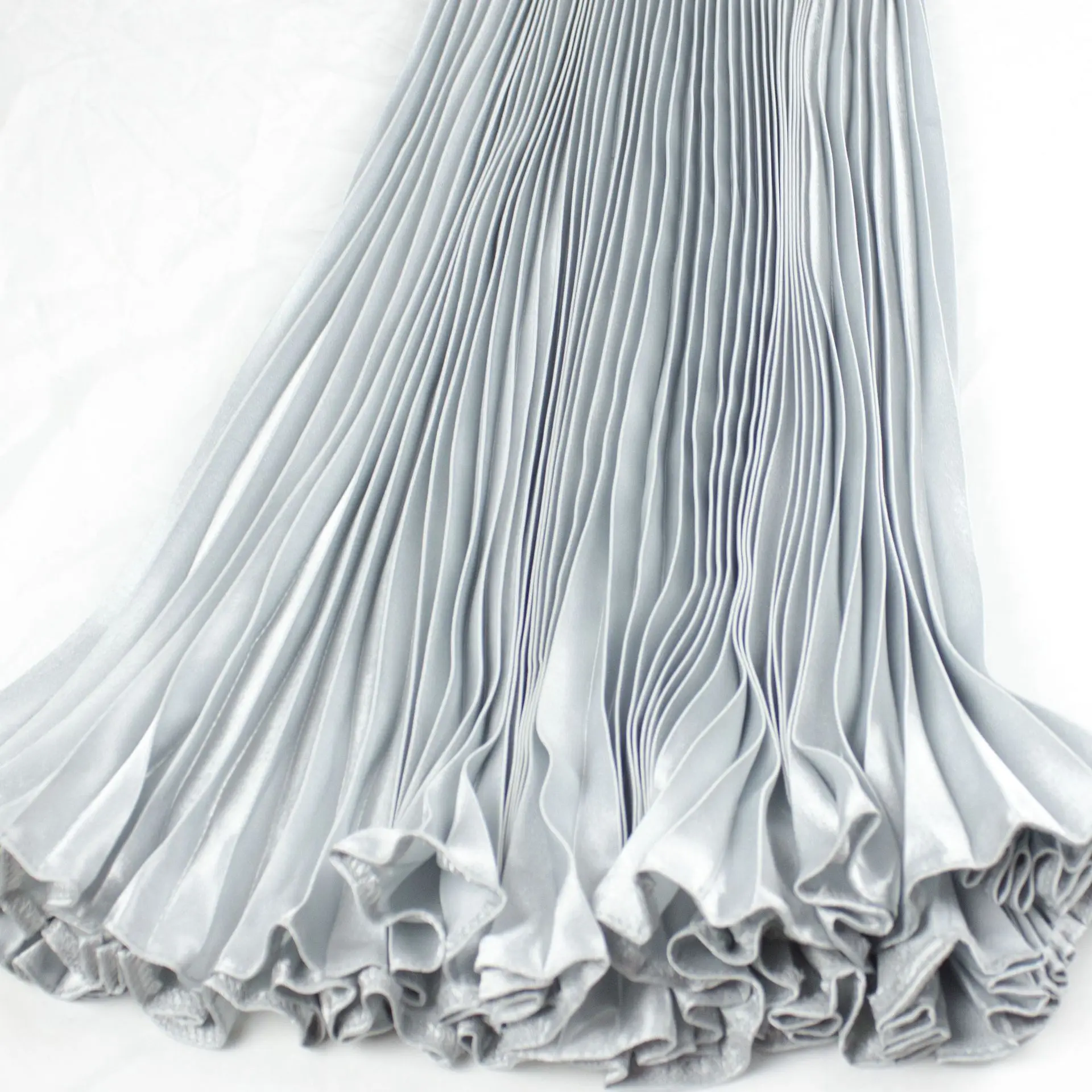 Satin Metallic Glossy Pleated Skirt Womens 2021 Spring and Summer Fashion Retro Long Skirt Temperament Slim Feminine Skirt
Satin Metallic Glossy Pleated Skirt Womens 2021 Spring and Summer Fashion Retro Long Skirt Temperament Slim Feminine Skirt
