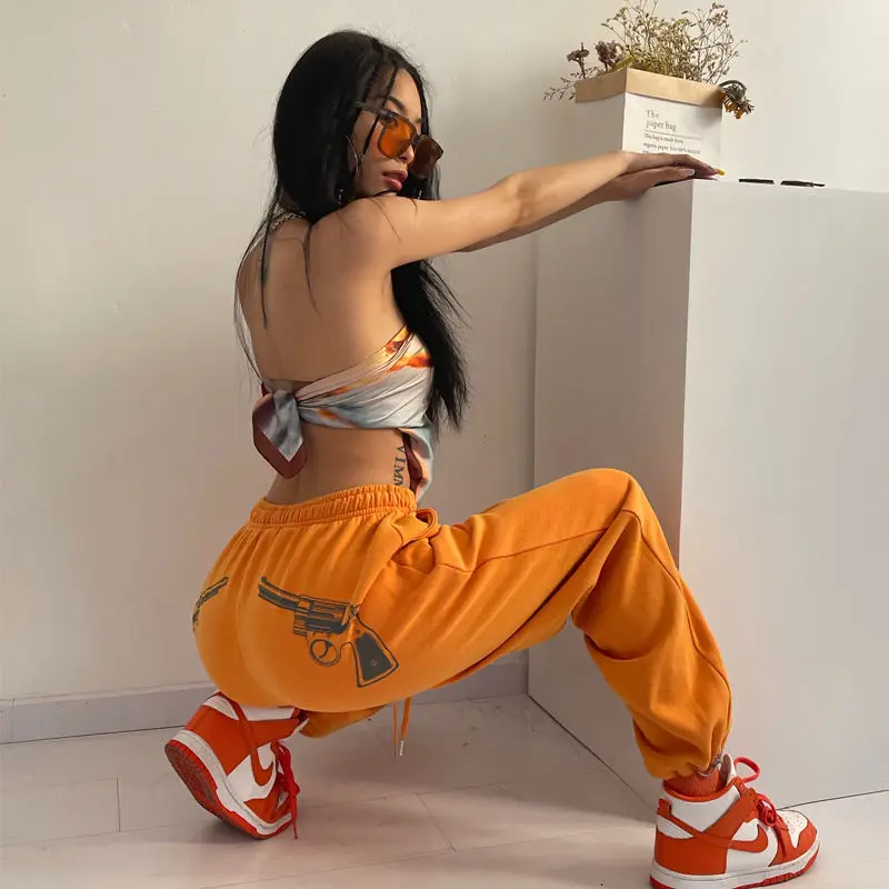 Hiphop Sweatpants Women Pistol Print Harajuku Loose High Waist Drawstring Casual Pant Female 2021 New Autumn Streetwear Trousers
Hiphop Sweatpants Women Pistol Print Harajuku Loose High Waist Drawstring Casual Pant Female 2021 New Autumn Streetwear Trousers