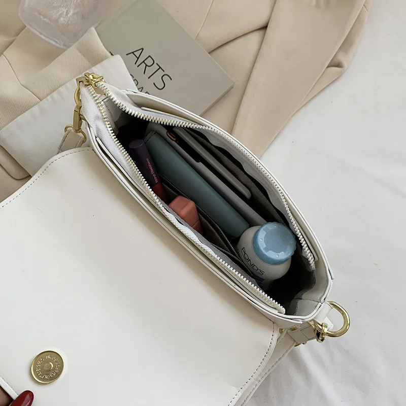Casual Small Flap Women Crossbody Bags Silk Scarf Shoulder Bags Solid Color Female Handbags Trending Retro Designer Underarm Bag
Casual Small Flap Women Crossbody Bags Silk Scarf Shoulder Bags Solid Color Female Handbags Trending Retro Designer Underarm Bag