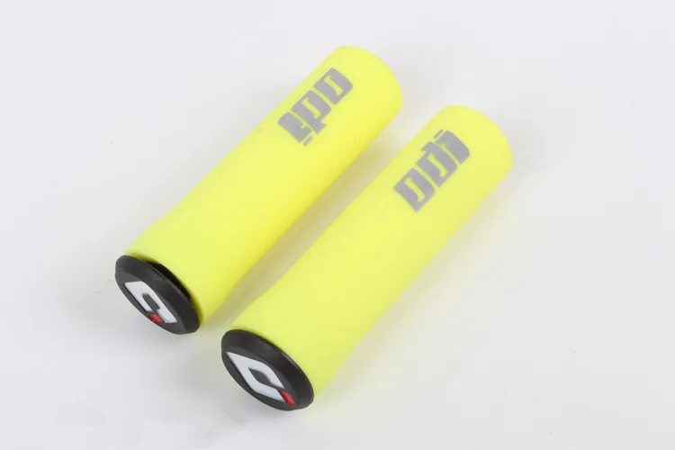 Sliding Push Bike Silicone Grips Balance Scooters Bicycle Handlebar Grip 22.2mm Silicone Handle Covers Gloves Shockproof
Sliding Push Bike Silicone Grips Balance Scooters Bicycle Handlebar Grip 22.2mm Silicone Handle Covers Gloves Shockproof