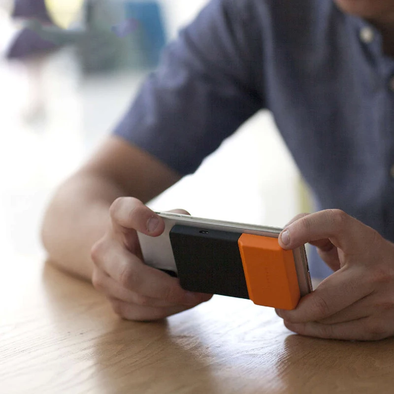 Nanomagnetic Wireless Charger Clip-on Power Bank For iPhone 12 12Pro Max mini Portable Magnet Mobile Phone Charger
Nanomagnetic Wireless Charger Clip-on Power Bank For iPhone 12 12Pro Max mini Portable Magnet Mobile Phone Charger