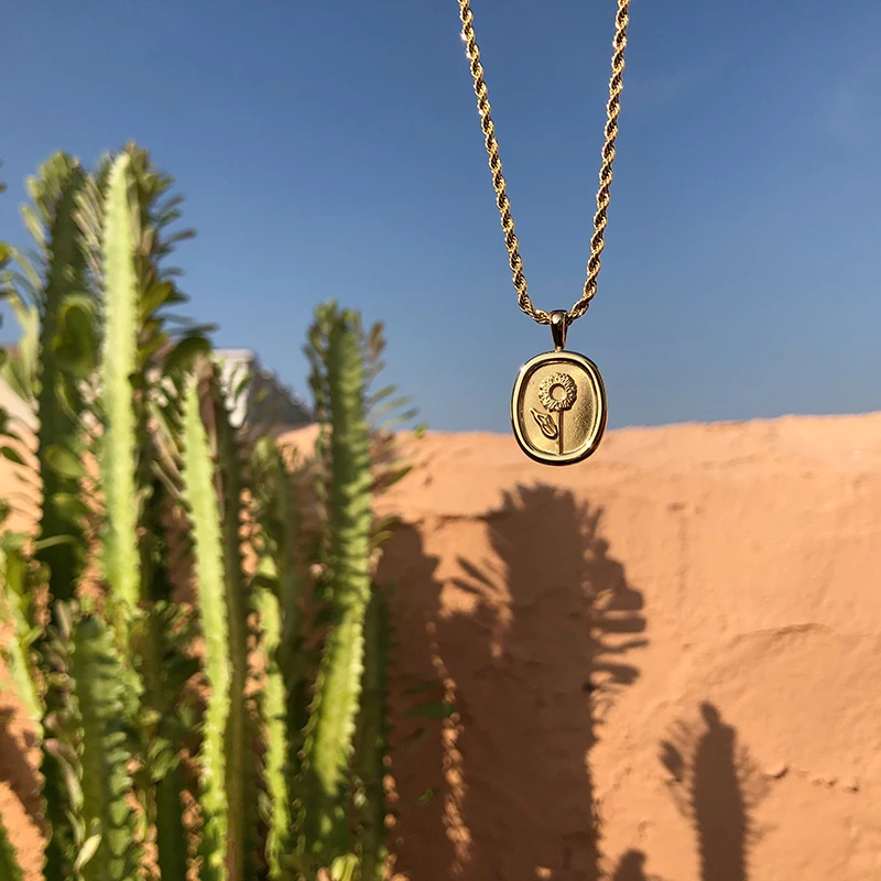 Non Tarnish Jewelry Sun Flower Pattern Pendant Charm for Necklace Pendant Stainless Steel Jewelry Women Gift Necklace
Non Tarnish Jewelry Sun Flower Pattern Pendant Charm for Necklace Pendant Stainless Steel Jewelry Women Gift Necklace