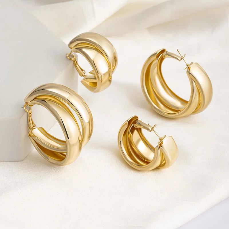 2021 new simple and fashionable Korean version of elegant temperament pendant wild exquisite metal round female earring trend
2021 new simple and fashionable Korean version of elegant temperament pendant wild exquisite metal round female earring trend