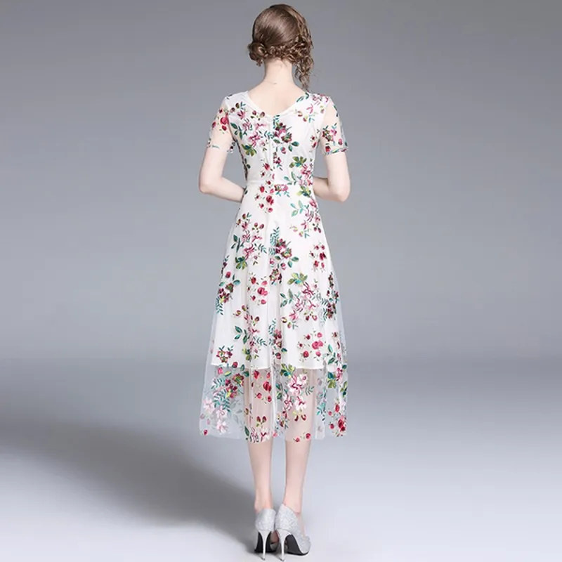 2021 new fashion retro elegant mesh embroidery dress ladies summer V-neck short-sleeved casual mid-length dress Vestidos
2021 new fashion retro elegant mesh embroidery dress ladies summer V-neck short-sleeved casual mid-length dress Vestidos