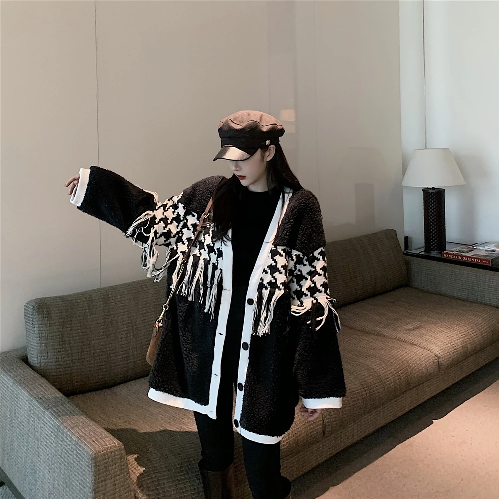 Gothic Women Fringed Geometric Sweater Loose V-Neck Long-Sleeved Single-Breasted Complex Chic Female Cardigan Coats Tops 2021
Gothic Women Fringed Geometric Sweater Loose V-Neck Long-Sleeved Single-Breasted Complex Chic Female Cardigan Coats Tops 2021