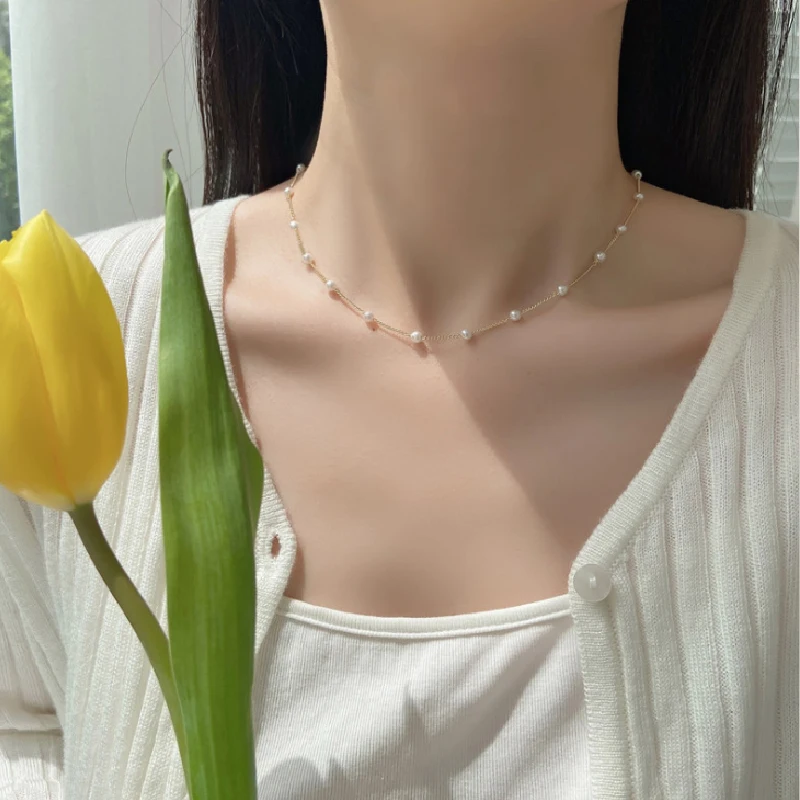 European and American ins network red trend simple minority design girl style clavicle chain pearl personality short necklace
European and American ins network red trend simple minority design girl style clavicle chain pearl personality short necklace
