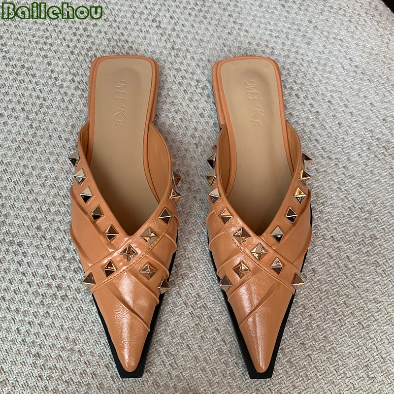 Ladies Slippers Women Flip Flop Summer New 2022 Casual Outside Fashion Rivet Mules Pu Leather Pointed Toe Slides Female Shoes
Ladies Slippers Women Flip Flop Summer New 2022 Casual Outside Fashion Rivet Mules Pu Leather Pointed Toe Slides Female Shoes