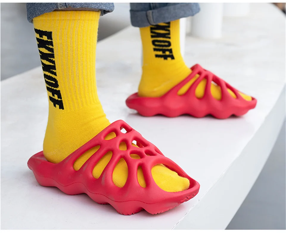 Men's Summer Hole Shoes Street Series Foam Runner Men's Spider Web Sandals Women 2021 Flip Flops Fashion Non-slip Beach Slipper
Men's Summer Hole Shoes Street Series Foam Runner Men's Spider Web Sandals Women 2021 Flip Flops Fashion Non-slip Beach Slipper