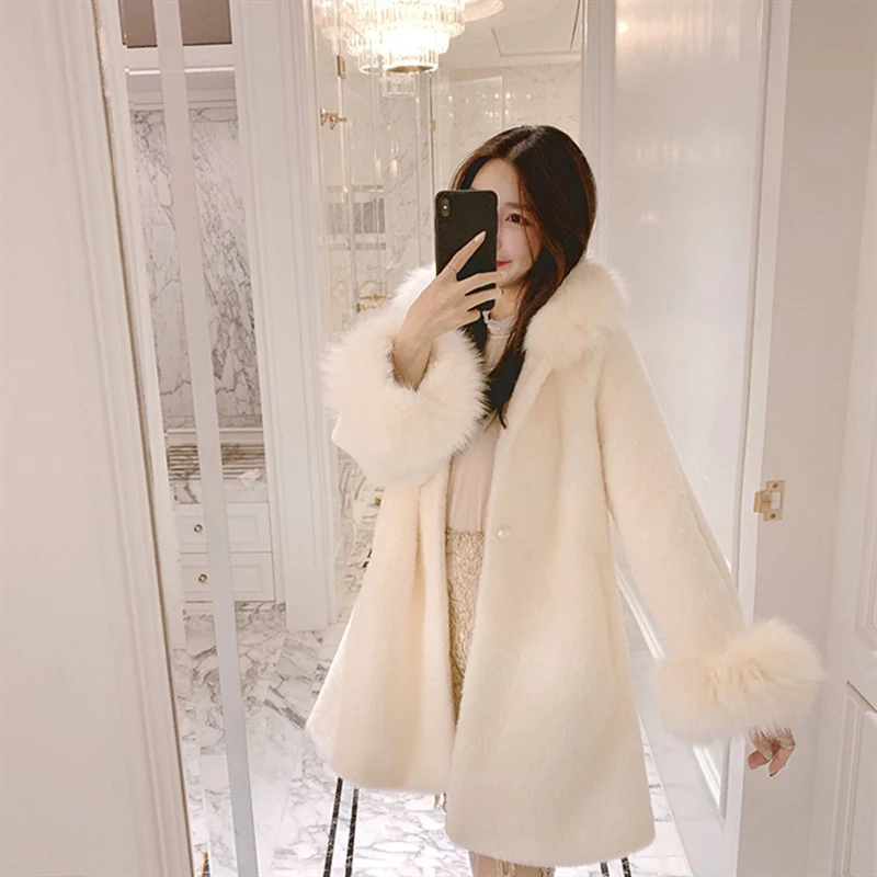 2020 New Winter Imitation Mink Fur Jacket Women Loose Fur Collar Thick Warm OverCoat Female Plush Mid-length Woolen Coat Abrigos
2020 New Winter Imitation Mink Fur Jacket Women Loose Fur Collar Thick Warm OverCoat Female Plush Mid-length Woolen Coat Abrigos