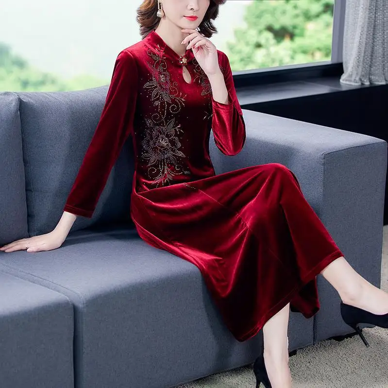 Velvet dress 2020 autumn new fashion slim fit warm improved cheongsam dress large size L-5XL high quality and elegant vestidos
Velvet dress 2020 autumn new fashion slim fit warm improved cheongsam dress large size L-5XL high quality and elegant vestidos