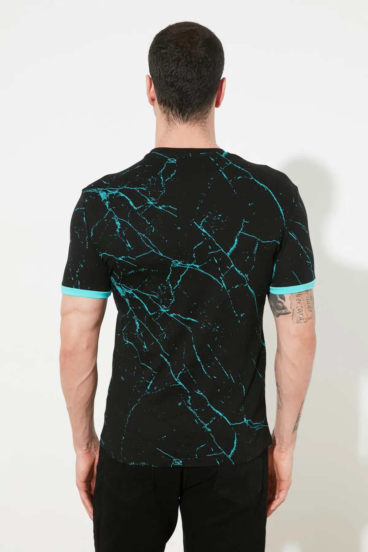 Trendyol Male Slim Fit Bike Collar Short Sleeve T-Shirt TMNSS21TS1050 
Trendyol Male Slim Fit Bike Collar Short Sleeve T-Shirt TMNSS21TS1050