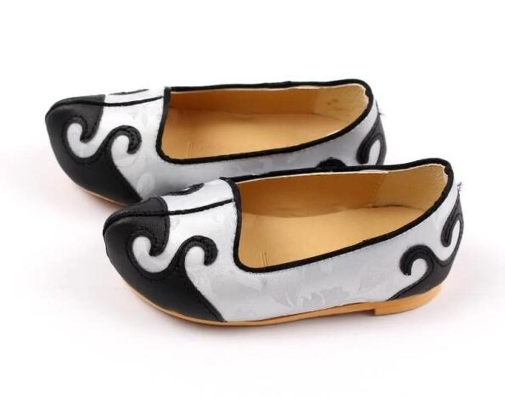 Korean Hanbok Hook Shoes Boy Shoes Folk Traditional Dance Performance Shoes High Quality Auspicious Clouds Embroidered Shoes 
Korean Hanbok Hook Shoes Boy Shoes Folk Traditional Dance Performance Shoes High Quality Auspicious Clouds Embroidered Shoes