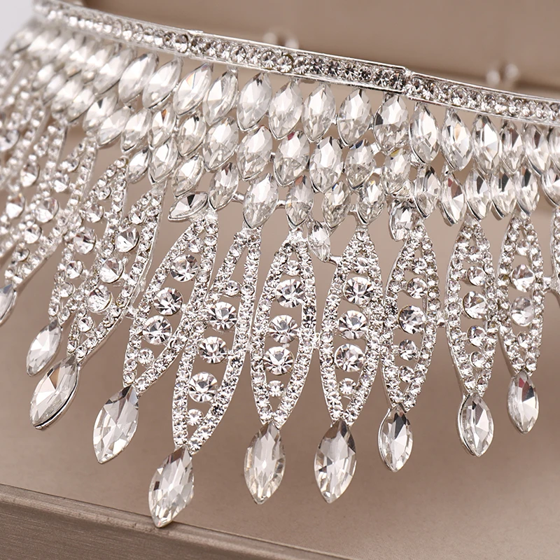 Trendy Silver Color Rhinestone Crystal Queen Big Crown Bridal Wedding Tiara Women Beauty Pageant Bridal Hair Accessories Jewelry 
Trendy Silver Color Rhinestone Crystal Queen Big Crown Bridal Wedding Tiara Women Beauty Pageant Bridal Hair Accessories Jewelry