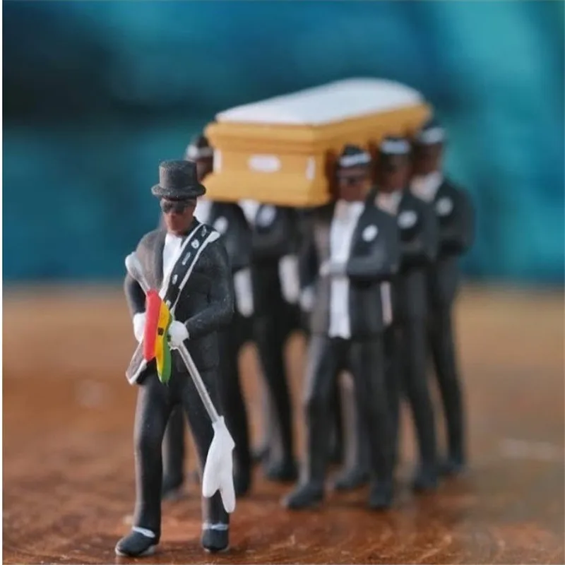 10 см Косплей Гана танцы Pallbearers гроб фигура танца погребальная танцевальная команда дисплей Смешные аксессуары
10 см Косплей Гана танцы Pallbearers гроб фигура танца погребальная танцевальная команда дисплей Смешные аксессуары
