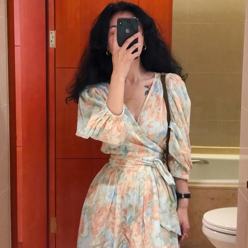 2021 Summer Women Dress Casual Short Puff Sleeve Floral Print Korean Dress V Neck Elegant Lace Bandage Robe Midi Dresses Female 
2021 Summer Women Dress Casual Short Puff Sleeve Floral Print Korean Dress V Neck Elegant Lace Bandage Robe Midi Dresses Female
