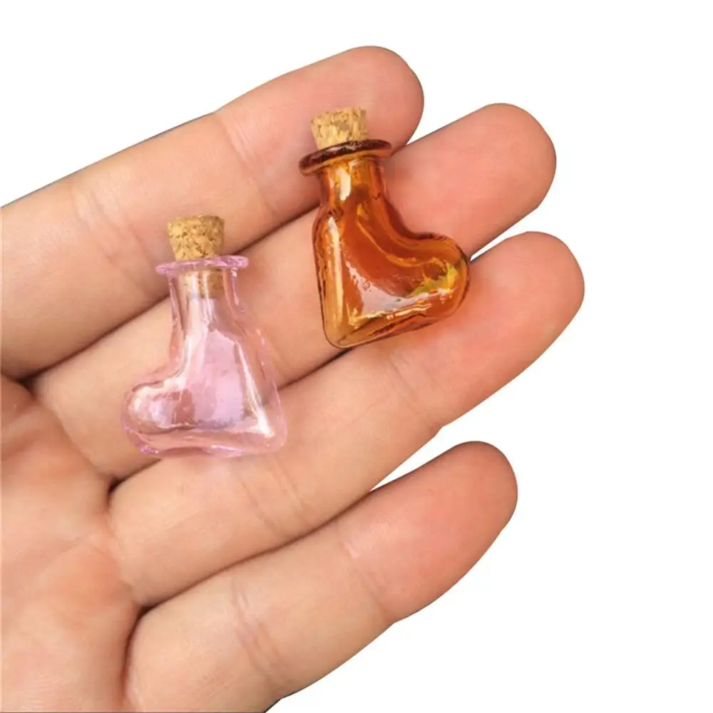 70pcs Mini Glass Pendant Bottles With Cork Little Colors Art Bottles Handmade Hearts Gift Cute Bottles Mix 7Colors Free shipping
70pcs Mini Glass Pendant Bottles With Cork Little Colors Art Bottles Handmade Hearts Gift Cute Bottles Mix 7Colors Free shipping