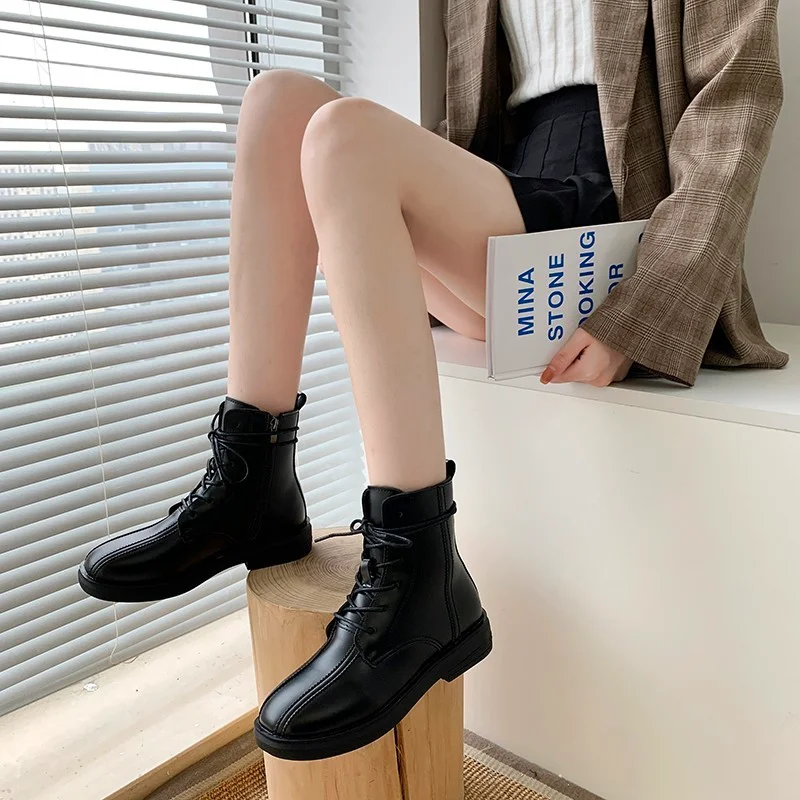 2021 Winter Warm Ankle New Women Fashion Gladiator Snow Boots Goth Casual Designer Motorcycle Boots Low Heels Platform Shoes 
2021 Winter Warm Ankle New Women Fashion Gladiator Snow Boots Goth Casual Designer Motorcycle Boots Low Heels Platform Shoes