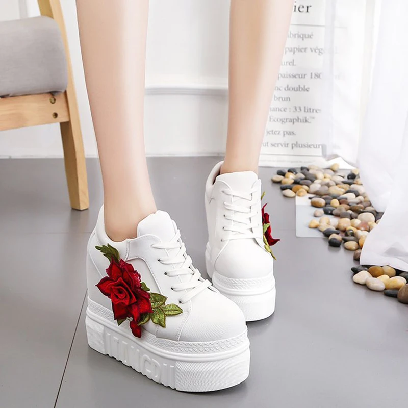12.5 Cm Women High Canvas Shoes Platform Appliques Breathable Sneakers Casual Fashion Internal Increase Vulcanized Shoes
12.5 Cm Women High Canvas Shoes Platform Appliques Breathable Sneakers Casual Fashion Internal Increase Vulcanized Shoes