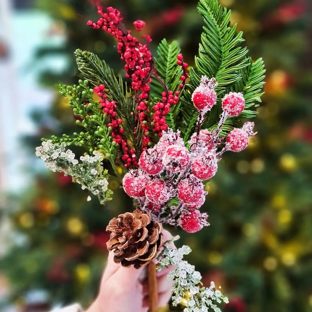 1Pack Artificial Christmas Berry Pine Branches Plants Red Berries For Christmas Tree Wreath Decorations Xmas Table Ornaments
1Pack Artificial Christmas Berry Pine Branches Plants Red Berries For Christmas Tree Wreath Decorations Xmas Table Ornaments
