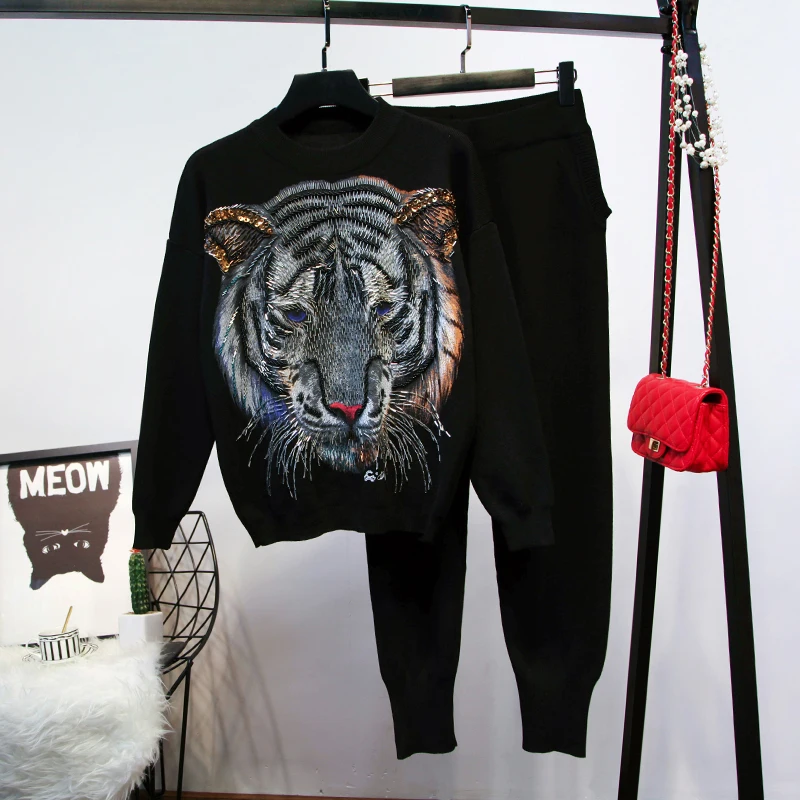 Autumn Winter Women Handmade Sequines Beading Tiger Pattern Knitted Pullover +Trousers 2 Pieces Sets Tracksuits Outfits C864
Autumn Winter Women Handmade Sequines Beading Tiger Pattern Knitted Pullover +Trousers 2 Pieces Sets Tracksuits Outfits C864