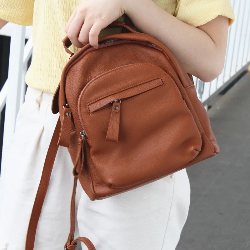 2021 Women's backpack 100% Genuine Leather School Backpack Female Small Design School Bags for Teenage Girl High Quality Mochila
2021 Women's backpack 100% Genuine Leather School Backpack Female Small Design School Bags for Teenage Girl High Quality Mochila