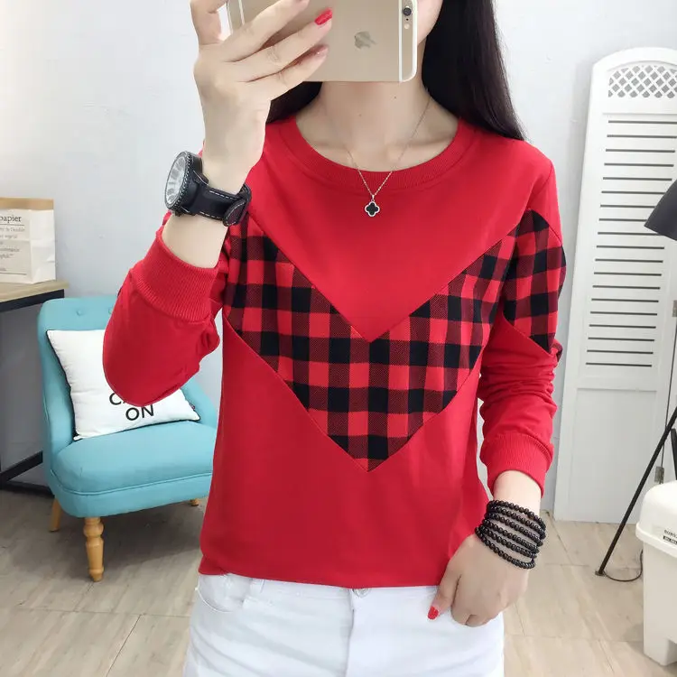 2021 autumn new Korean women's large loose fitting sweater round neck Plaid splicing long sleeve T-shirt women's top fashion
2021 autumn new Korean women's large loose fitting sweater round neck Plaid splicing long sleeve T-shirt women's top fashion