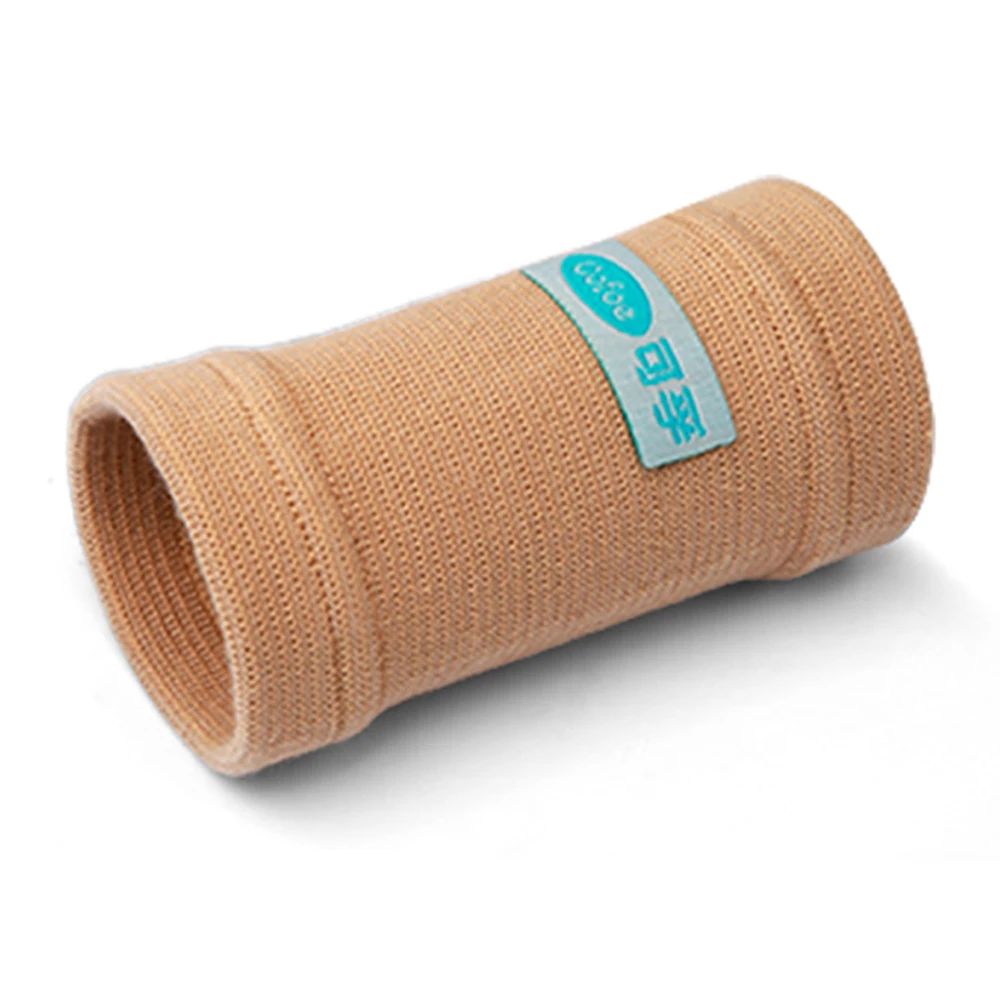 Cofoe 1pc Elastic Bracer Wrist Protection Joints for women and men Sports Sweatbands Warm Wrist Support Sports Accessories
Cofoe 1pc Elastic Bracer Wrist Protection Joints for women and men Sports Sweatbands Warm Wrist Support Sports Accessories
