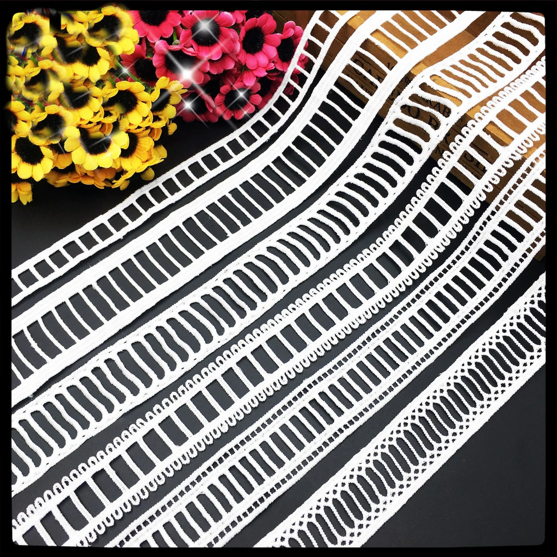 Embroidery White Milk Silk Lace Fabric Trim Ribbon DIY Sewing Applique Collar Necklace Wedding Dress Cloth Guipure Garment Lace
Embroidery White Milk Silk Lace Fabric Trim Ribbon DIY Sewing Applique Collar Necklace Wedding Dress Cloth Guipure Garment Lace
