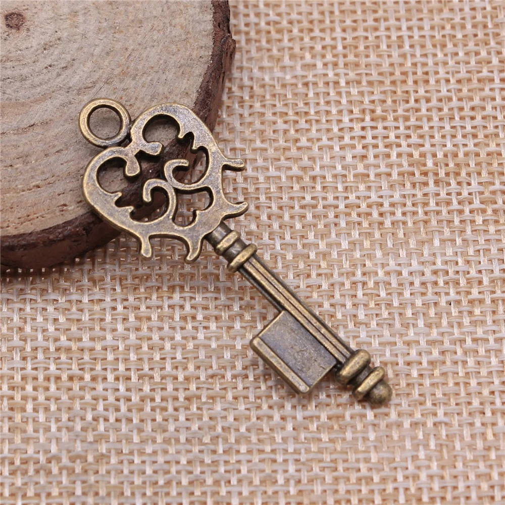 3Pcs 49x17mm Antique Bronze Color Key Charms DIY Handmade Craft For Jewelry Making
3Pcs 49x17mm Antique Bronze Color Key Charms DIY Handmade Craft For Jewelry Making
