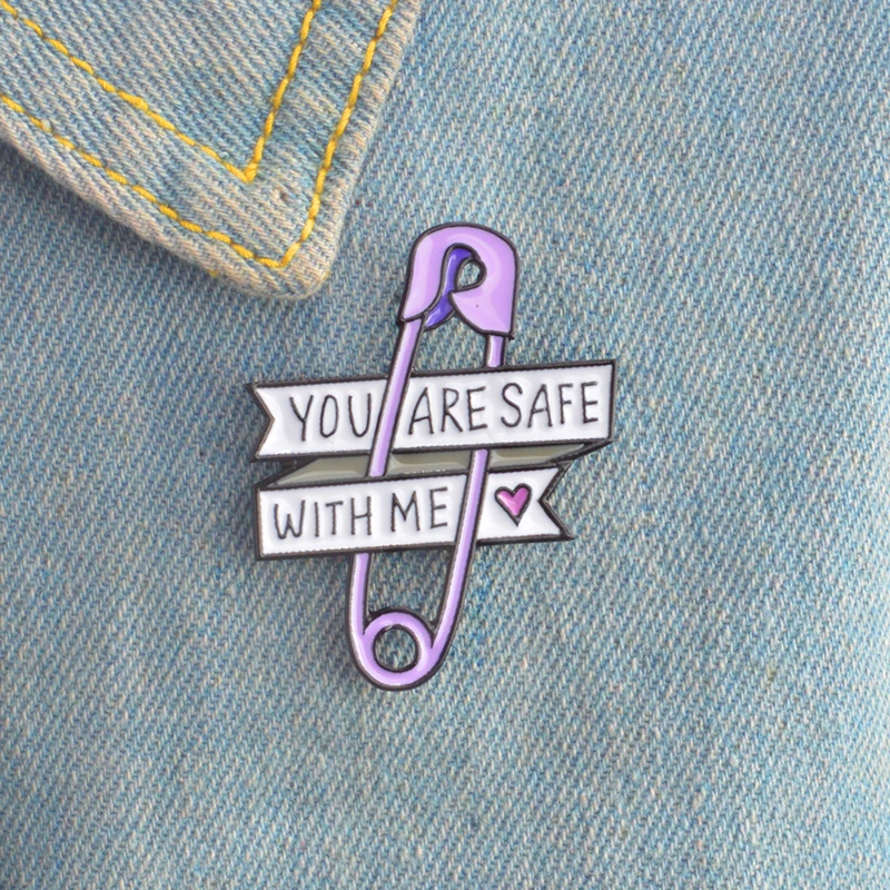 Purple Paper Clip Enamel Pin Little Heart Brooch Gift Icon Badge Denim Jeans Lapel Pin Clothes Cap Bag Creative Gift Girl Kids
Purple Paper Clip Enamel Pin Little Heart Brooch Gift Icon Badge Denim Jeans Lapel Pin Clothes Cap Bag Creative Gift Girl Kids