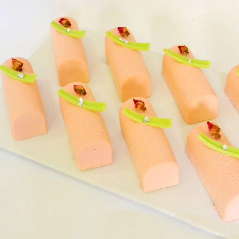 9 Hole Small Long Roll Shaped Silicone Mold Chocolate Desserts Bread Cake Mould Pastry Baking Cake Decor Tools 
9 Hole Small Long Roll Shaped Silicone Mold Chocolate Desserts Bread Cake Mould Pastry Baking Cake Decor Tools