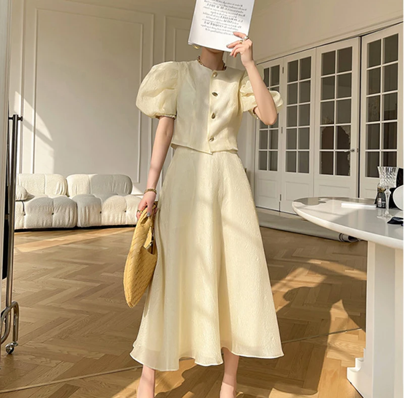 DEAT 2021 New Autumn Winter Fashion Short Sleeve O-Neck Puff Temperament Slim Shirt Skirt Two Piece Set Women SK578 
DEAT 2021 New Autumn Winter Fashion Short Sleeve O-Neck Puff Temperament Slim Shirt Skirt Two Piece Set Women SK578