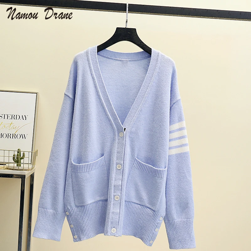 Namou Drane 2021Autumn and Winter New Women's V-neck Long-sleeved Mid-length Contrast Striped Loose Temperament Knitted Cardigan
Namou Drane 2021Autumn and Winter New Women's V-neck Long-sleeved Mid-length Contrast Striped Loose Temperament Knitted Cardigan