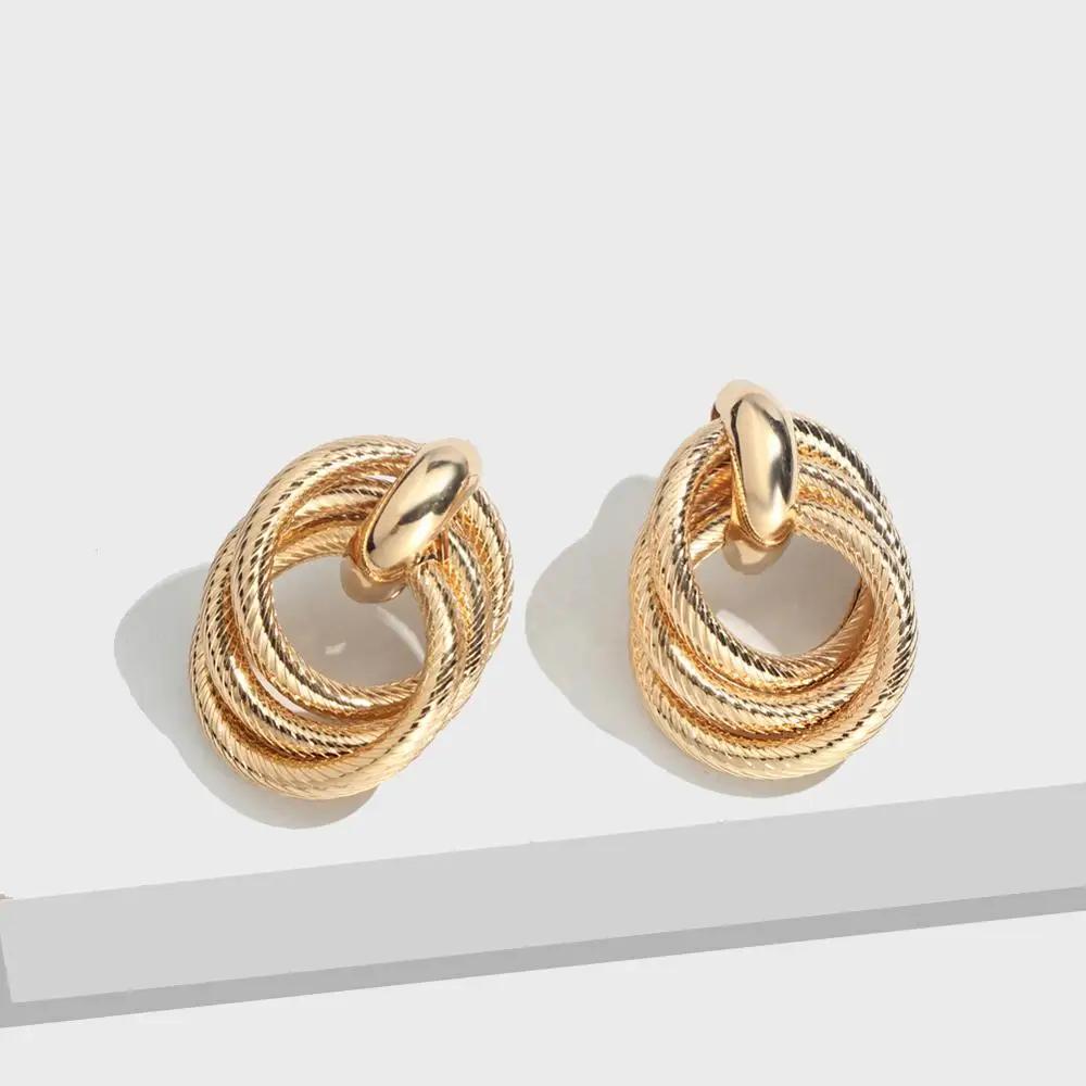 2023 Brincos Female Stud Earrings Amazing Price Gold Color Earring for Women Girls Fashion Jewelry High Quality Brincos
2023 Brincos Female Stud Earrings Amazing Price Gold Color Earring for Women Girls Fashion Jewelry High Quality Brincos