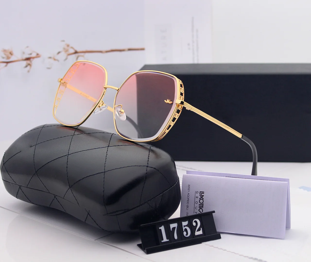Designer Original Logo C&C Stamp Polygon Gradient Polarized Sunglasse Fashion Frame Travel Sun Glasses Women Men Driving Eyewear
Designer Original Logo C&C Stamp Polygon Gradient Polarized Sunglasse Fashion Frame Travel Sun Glasses Women Men Driving Eyewear