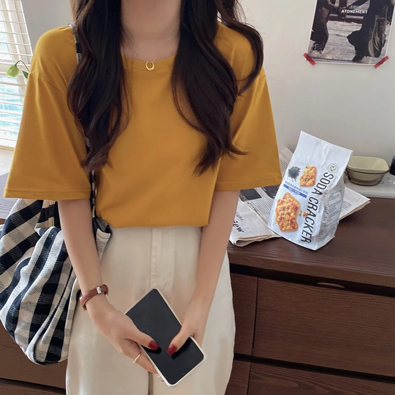 Solid Color T-Shirt Women 2021 Summer New O-Neck Short Sleeve Cotton Female Loose Casual Street Wear Top Tee 
Solid Color T-Shirt Women 2021 Summer New O-Neck Short Sleeve Cotton Female Loose Casual Street Wear Top Tee