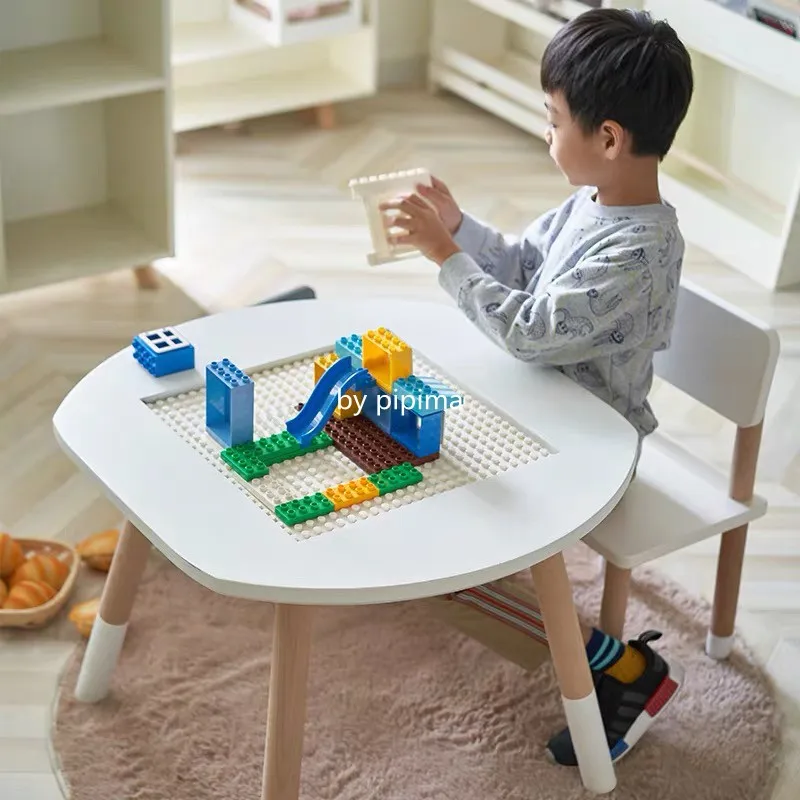 Simple multifunctional children's desk and chair
Simple multifunctional children's desk and chair