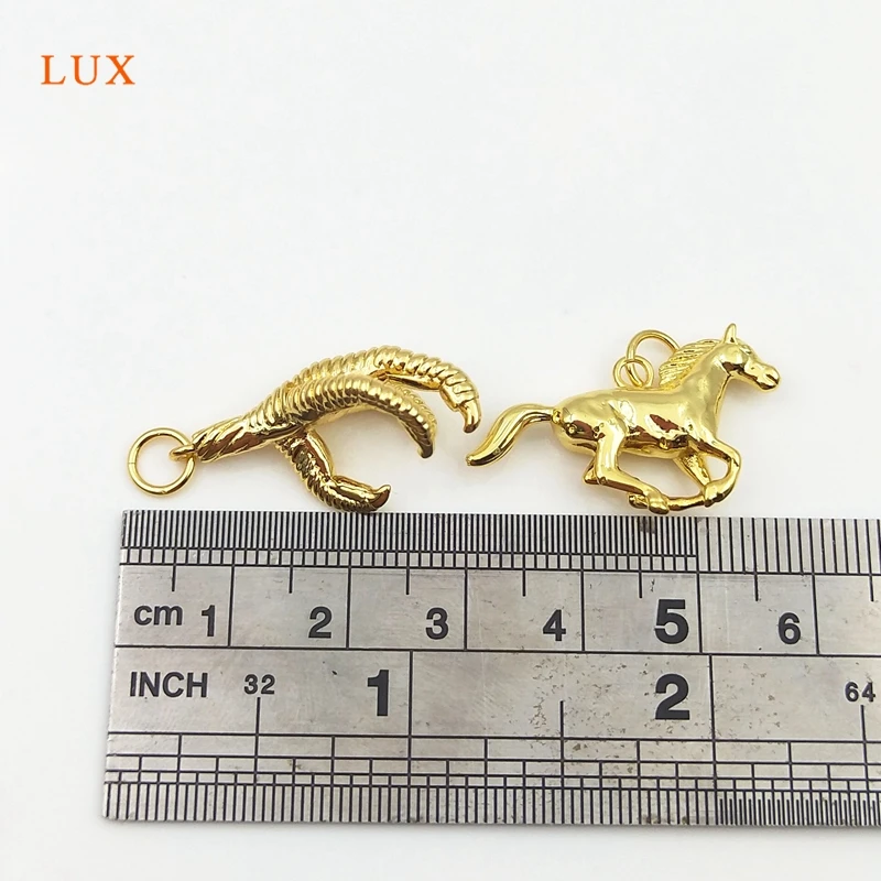 5pcs Brass Plated Gold Claw Pendants For Women Necklace Charm Jewelry Finding Supplies Horse Pendant Equestrian Jewelry Making
5pcs Brass Plated Gold Claw Pendants For Women Necklace Charm Jewelry Finding Supplies Horse Pendant Equestrian Jewelry Making