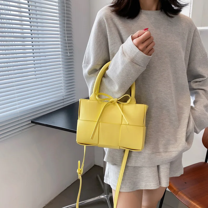 Weave Pu Leather Crossbody Bags for Women 2021 Summer Design Female Luxury Branded Fashion Shoulder Small Handbags and Purses
Weave Pu Leather Crossbody Bags for Women 2021 Summer Design Female Luxury Branded Fashion Shoulder Small Handbags and Purses