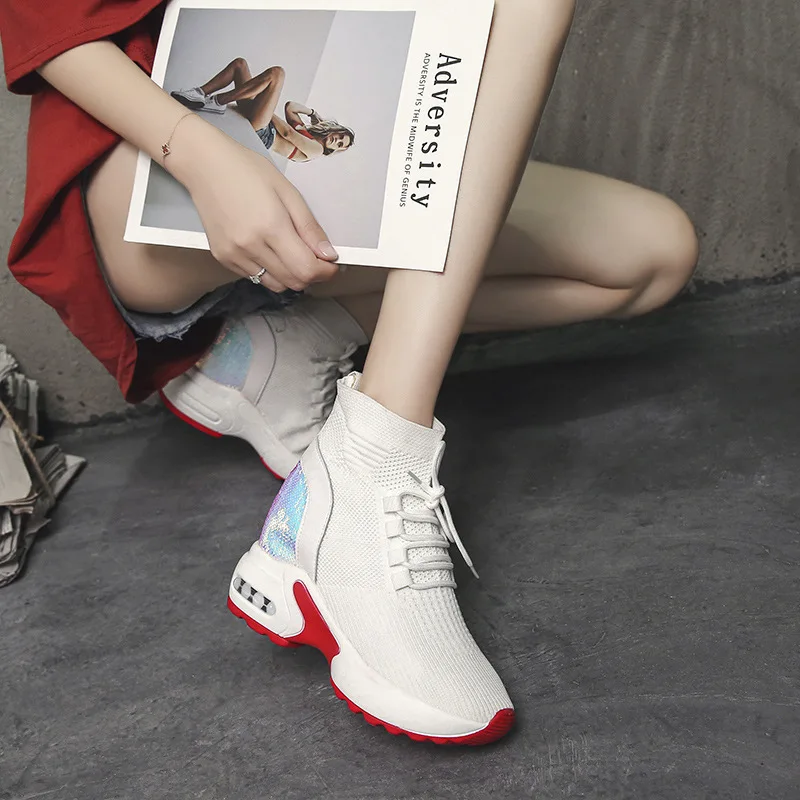 2021 High-topSneakers Vrouwen Hoge Hakken Nieuwe Mode Mesh Lace-up Casual Schoenen Wiggen Dikke Bodem Schoenen Zapatillas Mujer
2021 High-topSneakers Vrouwen Hoge Hakken Nieuwe Mode Mesh Lace-up Casual Schoenen Wiggen Dikke Bodem Schoenen Zapatillas Mujer
