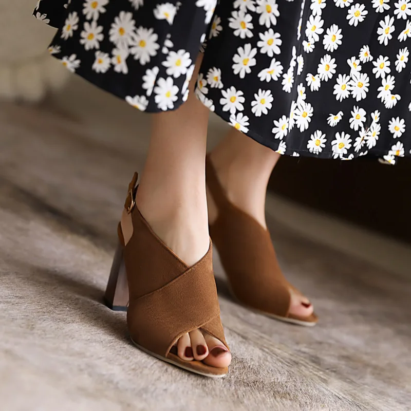 New Summer Women Shoes Arrivals Mujer Sandals Velvet Peep Toe Buckle Strap Mature Comfortable Med Square Heels 4 Color Avaliable
New Summer Women Shoes Arrivals Mujer Sandals Velvet Peep Toe Buckle Strap Mature Comfortable Med Square Heels 4 Color Avaliable