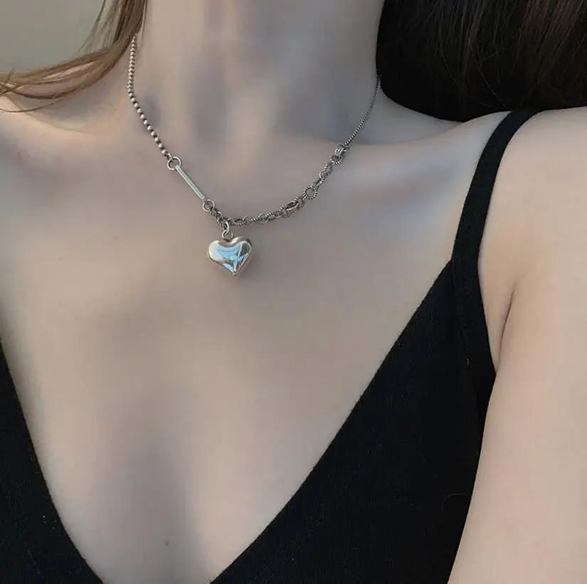 925 Sterling Silver Love Heart Pendant Necklace Female Retro Big Circle Round Bead Chain Personality Fine Jewelry
925 Sterling Silver Love Heart Pendant Necklace Female Retro Big Circle Round Bead Chain Personality Fine Jewelry