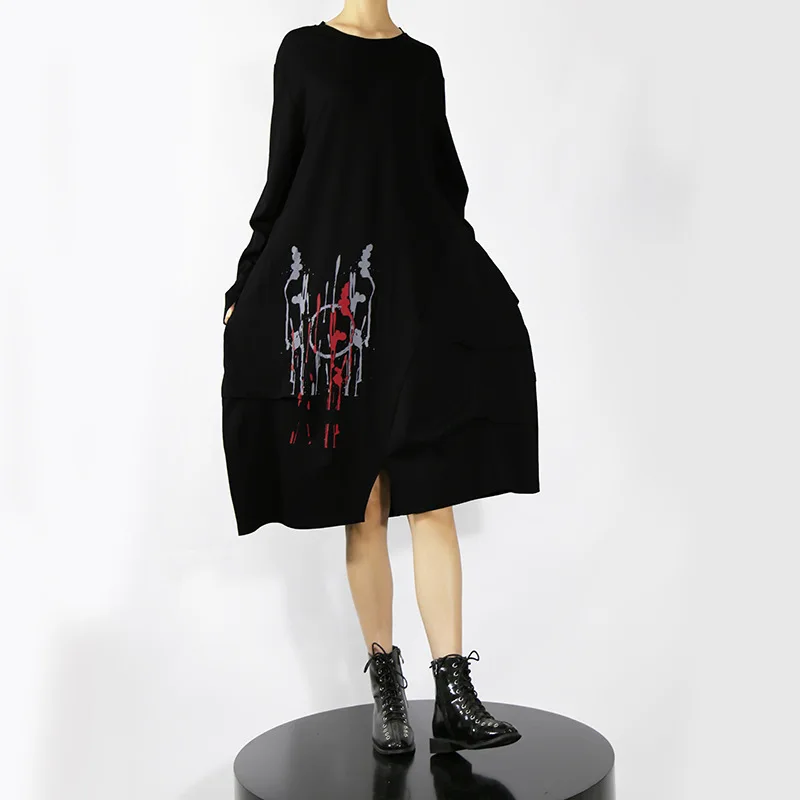Lady Dress Autumn And Winter New Yamamoto Style Irregular Personality Design Mature Dark Printing Leisure Loose Dress
Lady Dress Autumn And Winter New Yamamoto Style Irregular Personality Design Mature Dark Printing Leisure Loose Dress