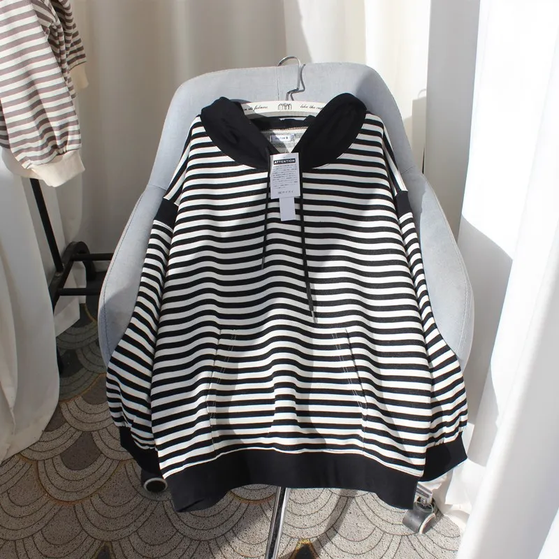Winter 2021 new, Korean version, loose large size, stripe, kangaroo pocket, hoodie, versatile, casual, pullover top
Winter 2021 new, Korean version, loose large size, stripe, kangaroo pocket, hoodie, versatile, casual, pullover top