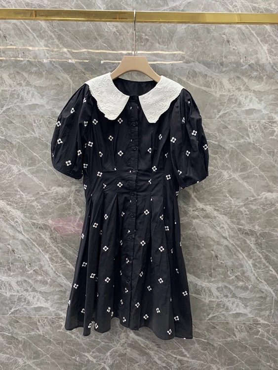 2021 new women fashion color matching lapel embroidery decoration lantern puff sleeve dress 506
2021 new women fashion color matching lapel embroidery decoration lantern puff sleeve dress 506